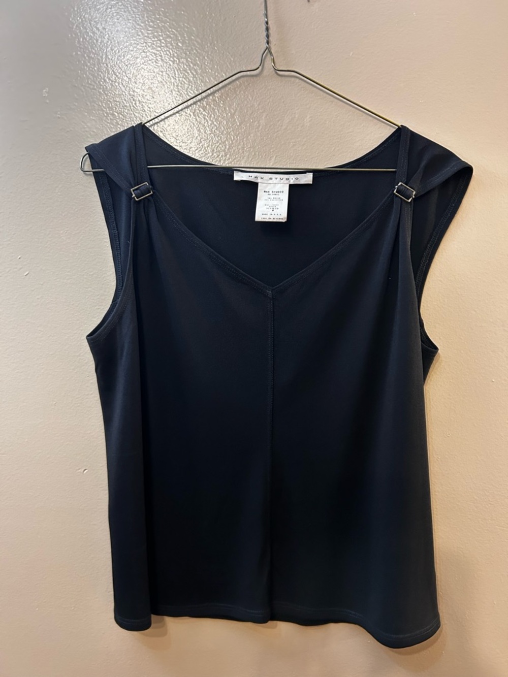 Max Studio Black V-Neck Sleeveless Tank